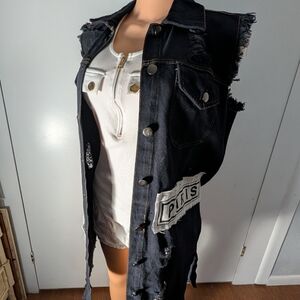 Taxi Black denim jacket patched and frayed details Size S